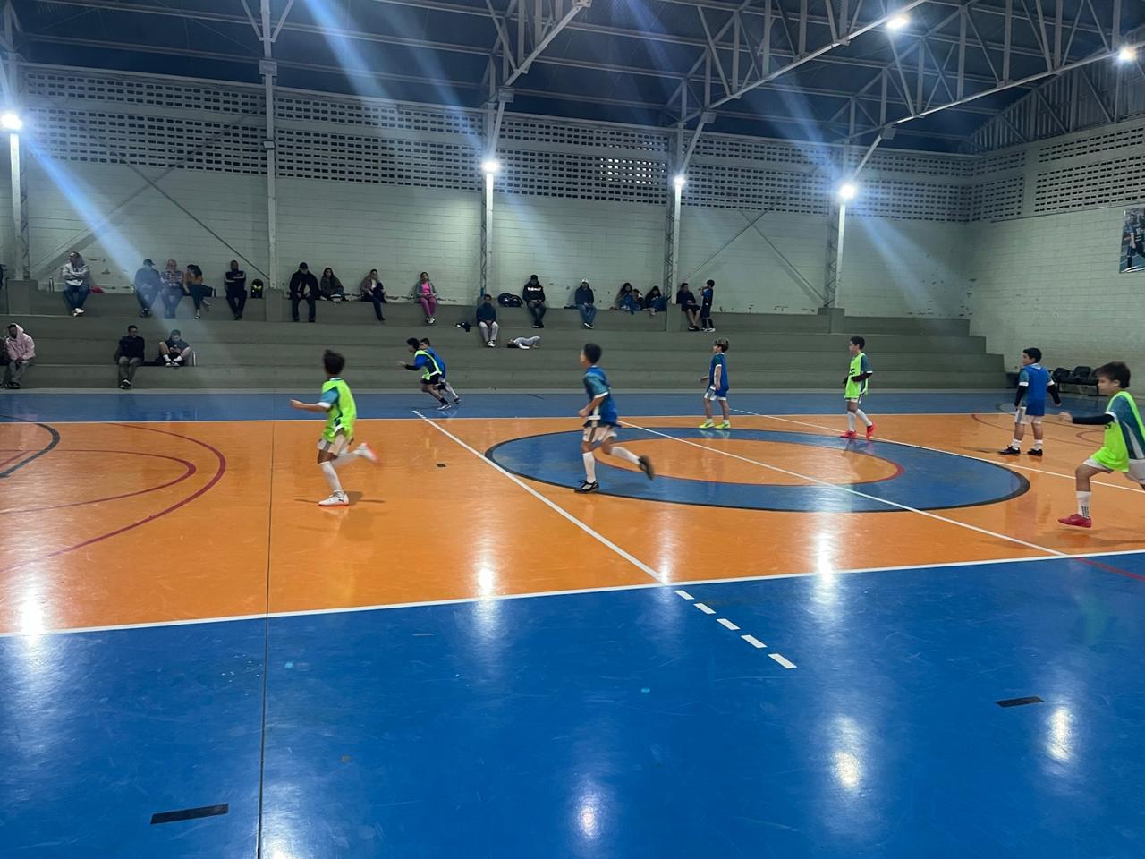 Partida da Craque de Bola à noite